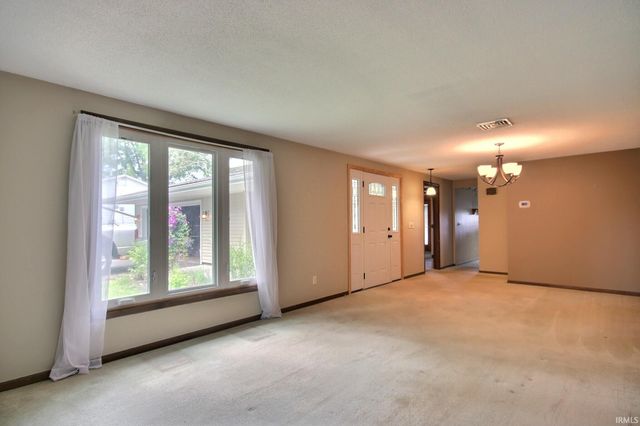 618 Rewill Drive, Fort Wayne, IN 46804