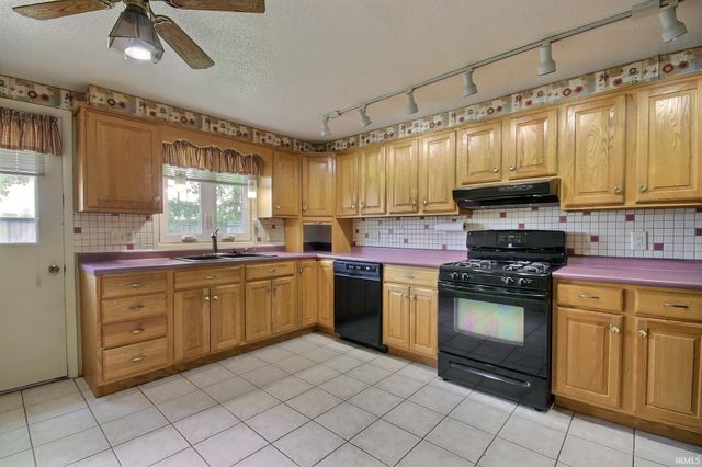 618 Rewill Drive, Fort Wayne, IN 46804