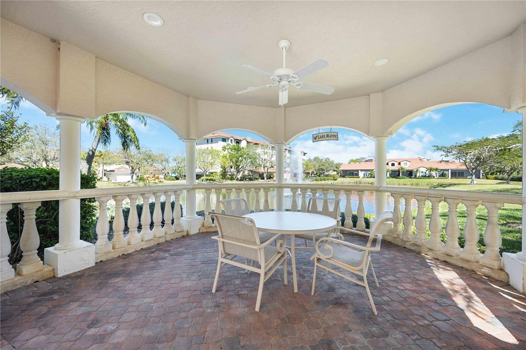 Image 21 of property listing at 5430 EAGLES POINT CIRCLE 104, Sarasota, FL 34231