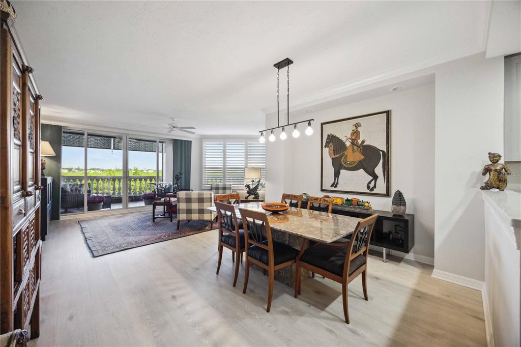 Image 8 of property listing at 5430 EAGLES POINT CIRCLE 104, Sarasota, FL 34231