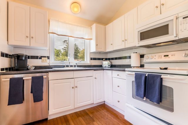 234 Seaward Bend 234, Falmouth, MA 02536