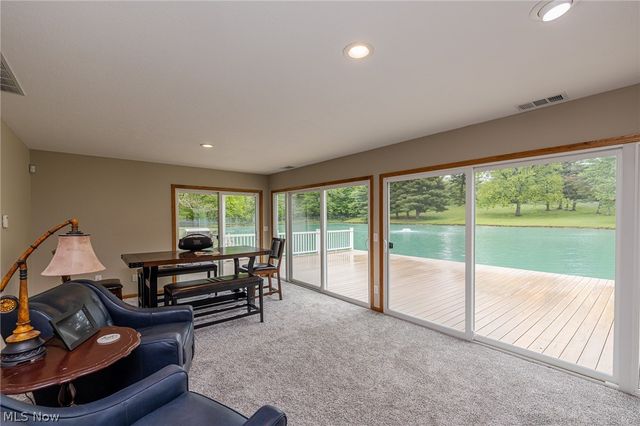9541 N Bedford Road, Macedonia, OH 44056