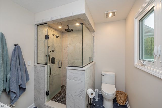 9541 N Bedford Road, Macedonia, OH 44056