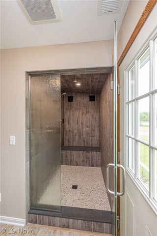 9541 N Bedford Road, Macedonia, OH 44056