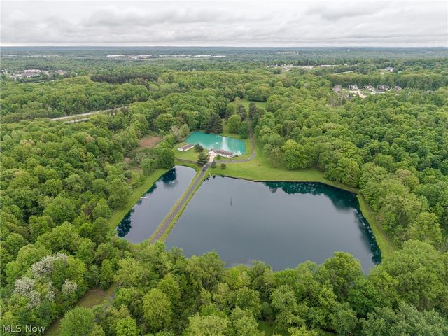 9541 N Bedford Road, Macedonia, OH 44056