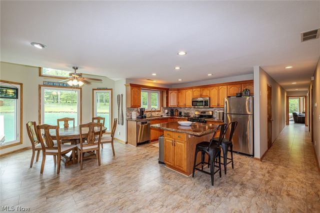 9541 N Bedford Road, Macedonia, OH 44056