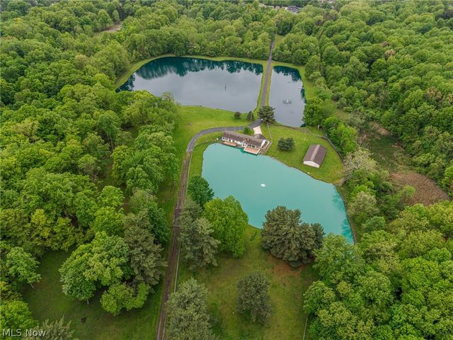 9541 N Bedford Road, Macedonia, OH 44056