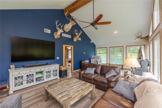 9541 N Bedford Road, Macedonia, OH 44056
