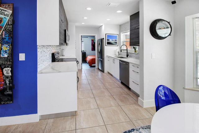 2016 NE 22nd Street, Wilton Manors, FL 33305