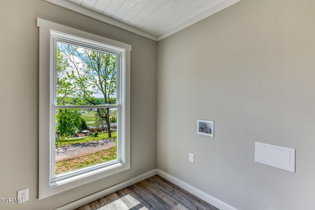 14457 Peaceful Lane, Bristol, VA 24202