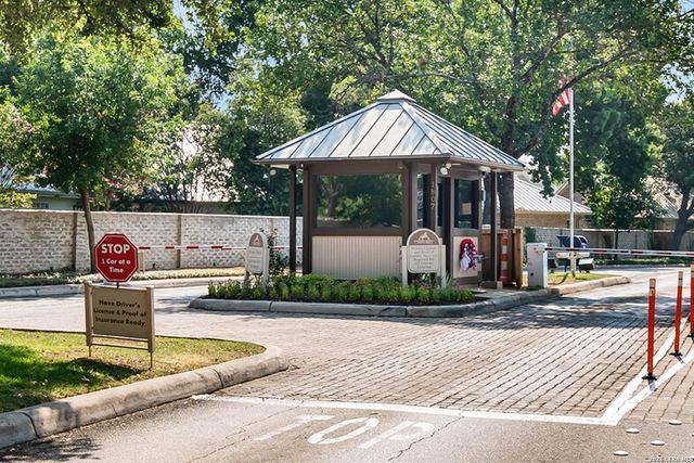 38 Oakwell Farms, San Antonio, TX 78218