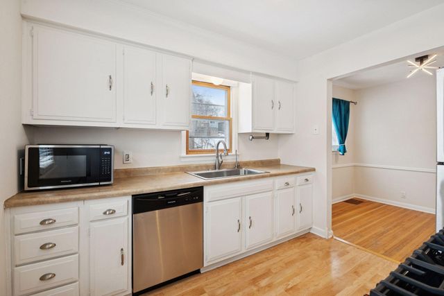 2820 Maryland Avenue S, Saint Louis Park, MN 55426