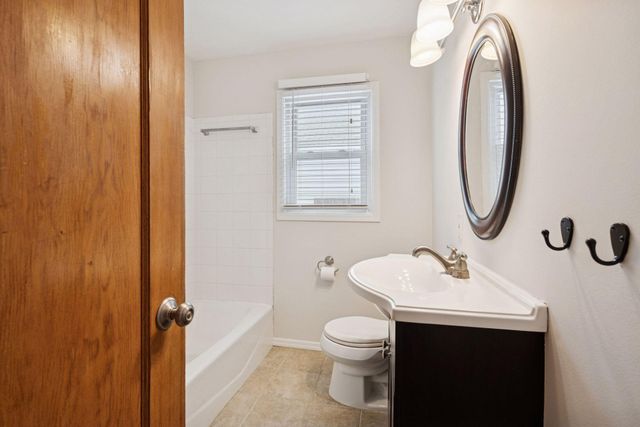 2820 Maryland Avenue S, Saint Louis Park, MN 55426