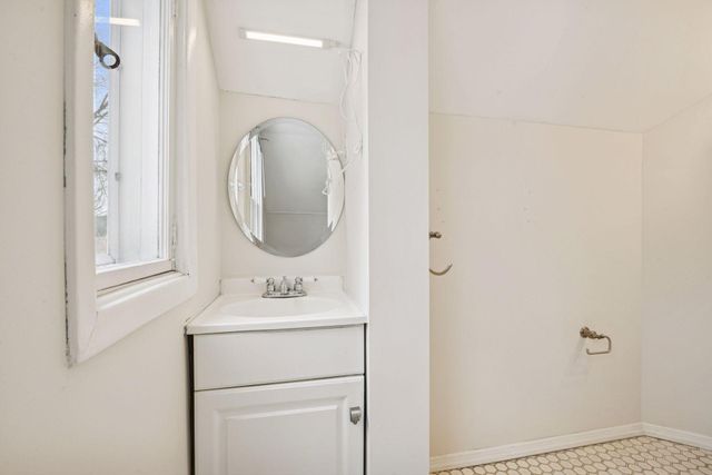 2820 Maryland Avenue S, Saint Louis Park, MN 55426