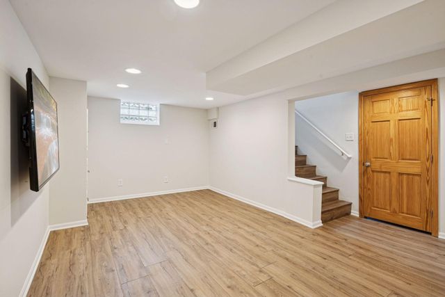 2820 Maryland Avenue S, Saint Louis Park, MN 55426