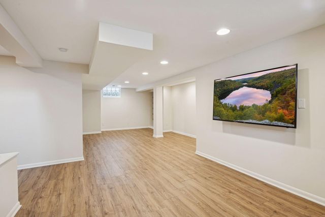 2820 Maryland Avenue S, Saint Louis Park, MN 55426