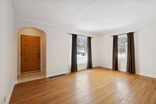 2820 Maryland Avenue S, Saint Louis Park, MN 55426