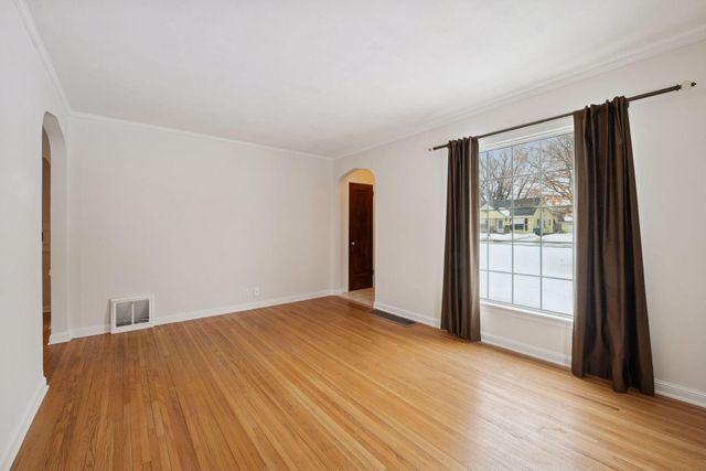 2820 Maryland Avenue S, Saint Louis Park, MN 55426