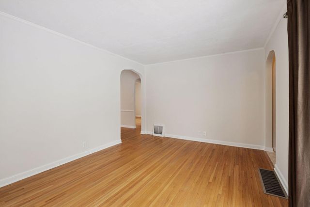 2820 Maryland Avenue S, Saint Louis Park, MN 55426