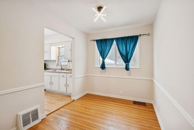 2820 Maryland Avenue S, Saint Louis Park, MN 55426