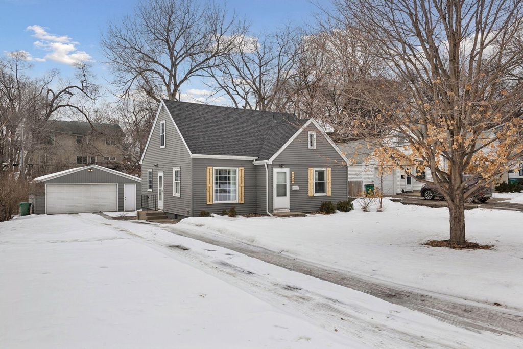 2820 Maryland Avenue S, Saint Louis Park, MN 55426