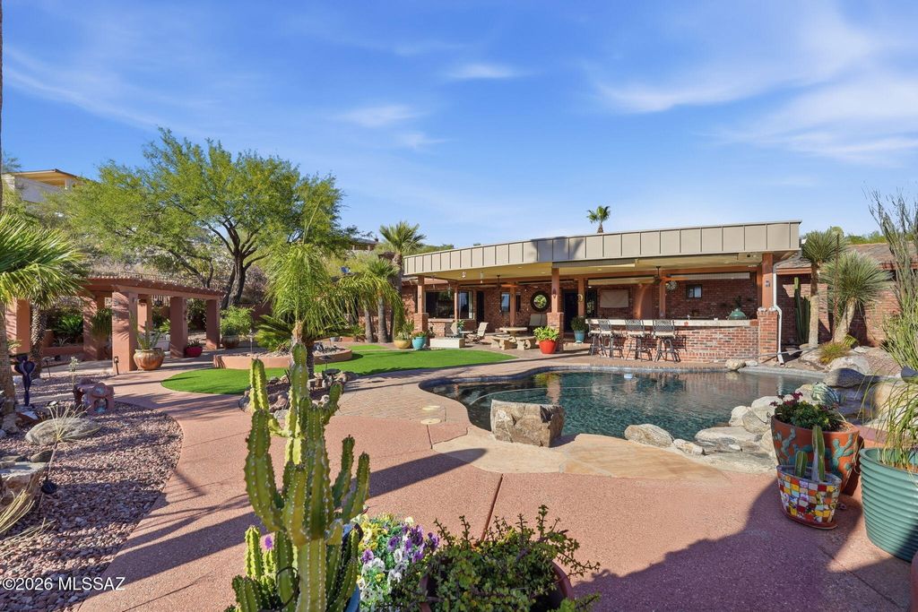 3901 N Rio Verde Vista Drive, Tucson, AZ 85750