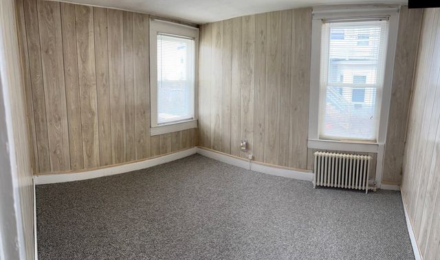 49 Pine 47, Waltham, MA 02453