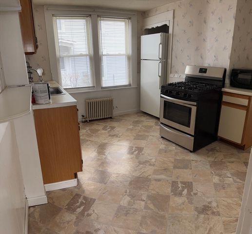 49 Pine 47, Waltham, MA 02453