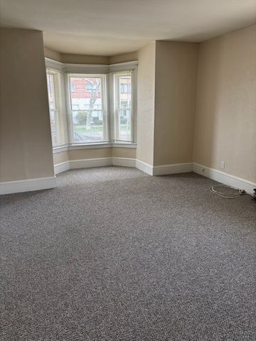 49 Pine 47, Waltham, MA 02453