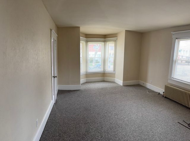 49 Pine 47, Waltham, MA 02453