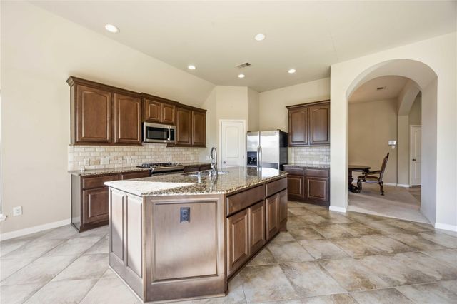 13615 Rainwater Drive, Pearland, TX 77584