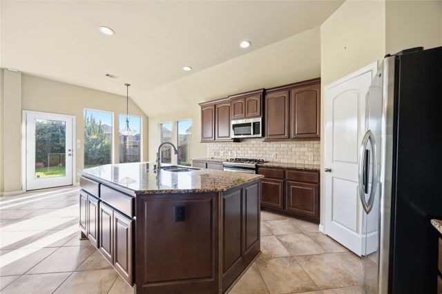 13615 Rainwater Drive, Pearland, TX 77584