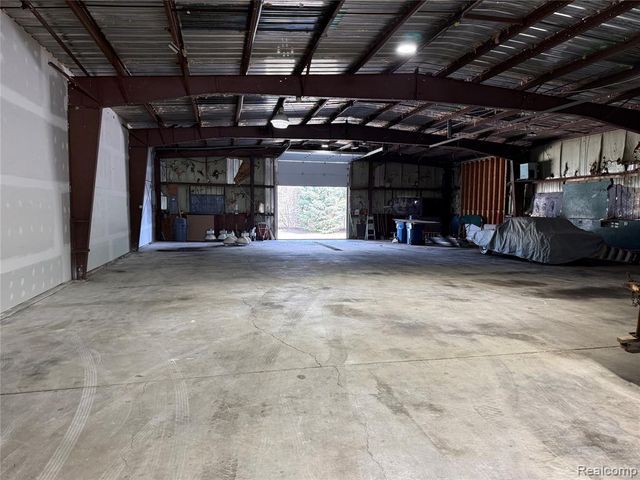 4030 Dixie Highway, Waterford, MI 48329