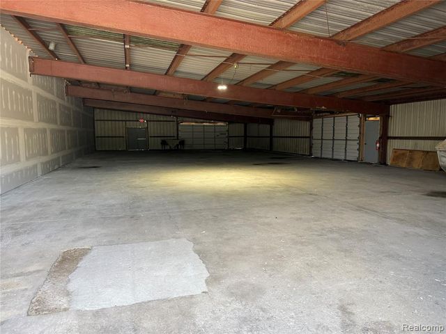 4030 Dixie Highway, Waterford, MI 48329