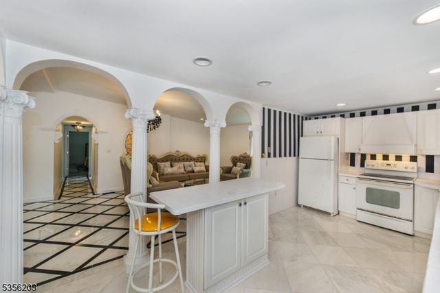 4 Burgher Rd, Vernon Twp., NJ 07422