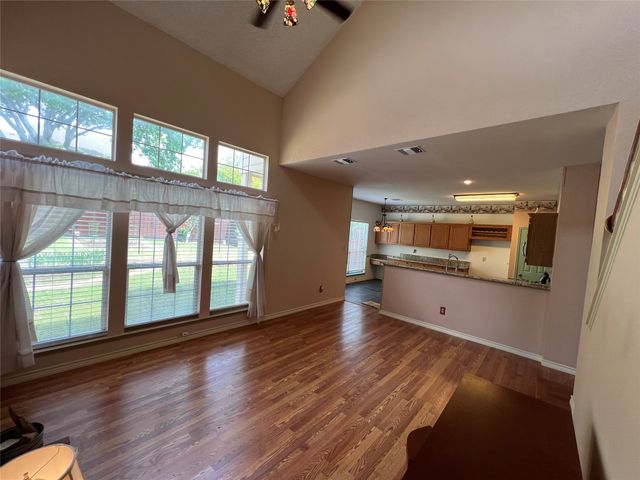 10012 Long Rifle Drive, Fort Worth, TX 76108