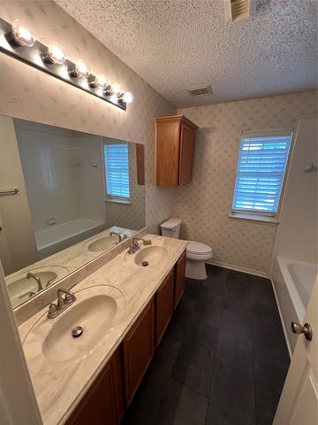 10012 Long Rifle Drive, Fort Worth, TX 76108