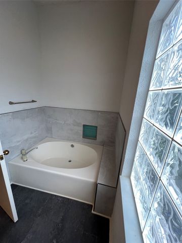 10012 Long Rifle Drive, Fort Worth, TX 76108