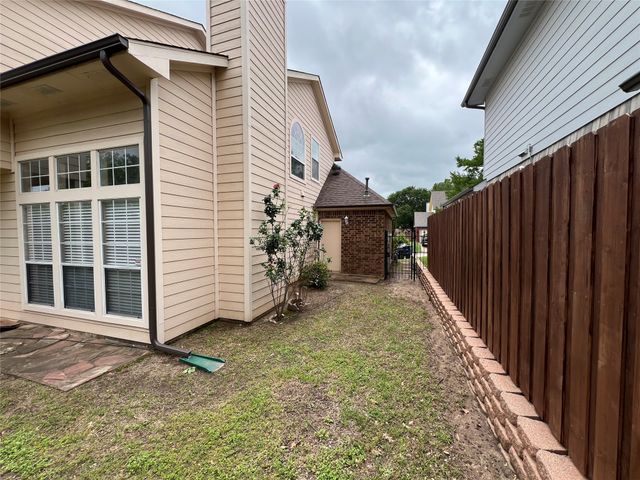 10012 Long Rifle Drive, Fort Worth, TX 76108