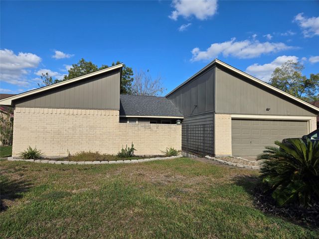 6810 Desert Rose Lane, Houston, TX 77086