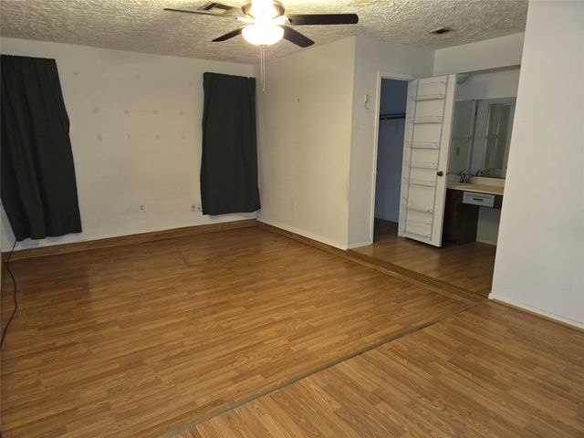 6810 Desert Rose Lane, Houston, TX 77086