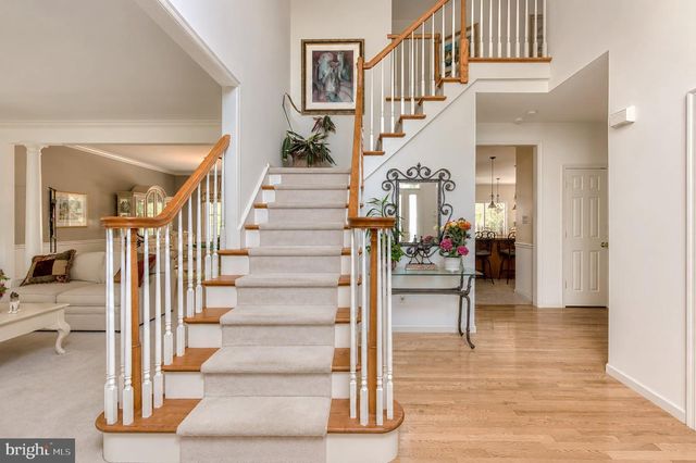 100 MARSHALL DR, Egg Harbor Township, NJ 08234