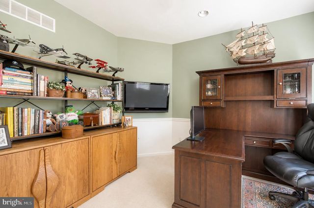 100 MARSHALL DR, Egg Harbor Township, NJ 08234