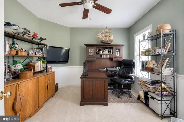 100 MARSHALL DR, Egg Harbor Township, NJ 08234