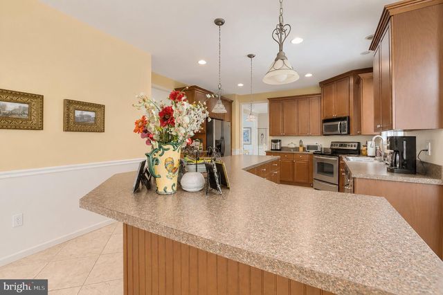100 MARSHALL DR, Egg Harbor Township, NJ 08234