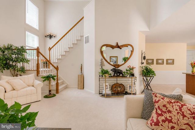100 MARSHALL DR, Egg Harbor Township, NJ 08234