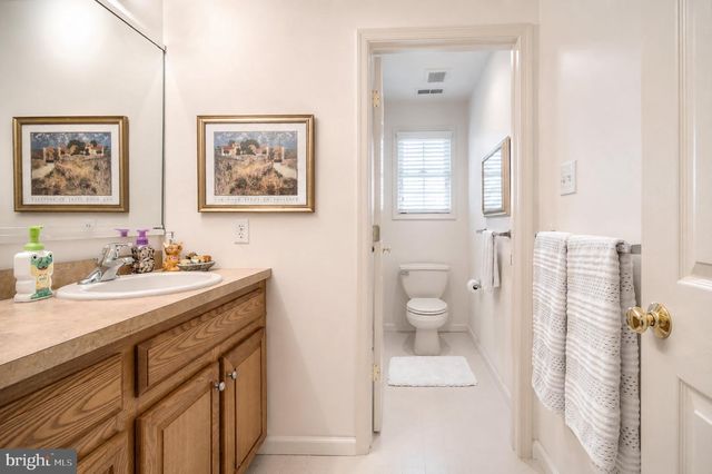 100 MARSHALL DR, Egg Harbor Township, NJ 08234