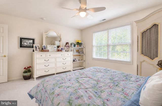 100 MARSHALL DR, Egg Harbor Township, NJ 08234