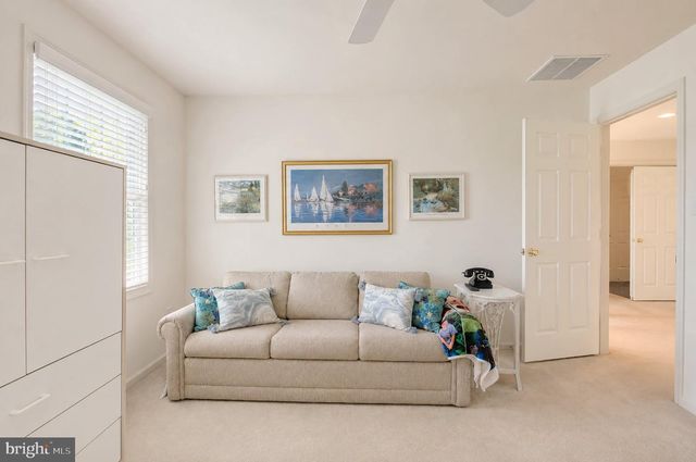 100 MARSHALL DR, Egg Harbor Township, NJ 08234