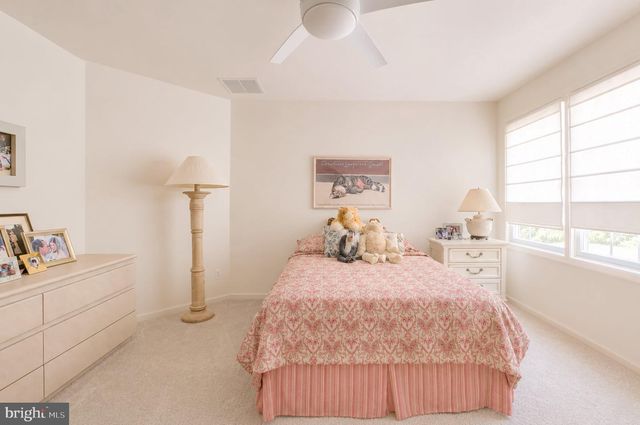 100 MARSHALL DR, Egg Harbor Township, NJ 08234